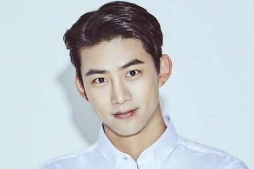 Taecyeon (2PM) xác nhận đang hẹn hò, gia nhập hội 'chậu đã có bông' của K-Pop