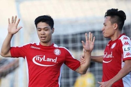 Công Phượng và đồng đội thăng hoa, buộc 'hiện tượng' SLNA vỡ vụn