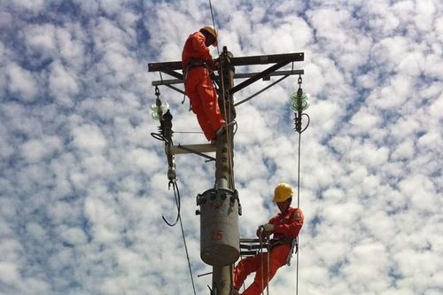 Lãnh đạo công ty điện bị đình chỉ sau vụ ghi nhầm 58 triệu tiền điện
