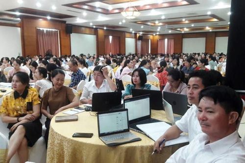 1.200 giáo viên dự tập huấn dạy học lớp 1 bộ sách 'Cánh Diều'