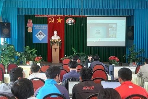 Lâm Đồng: Bồi dưỡng trực tuyến 765 cán bộ, giáo viên sử dụng SGK lớp 1