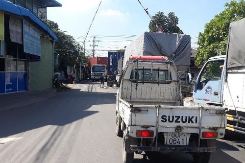 Tiềm ẩn tai nạn từ công trình vi phạm hành lang an toàn đường sắt ở Đồng Nai