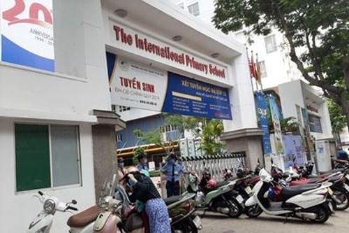 Giáo viên đánh học sinh lớp 4 bầm tay ở trường Quốc tế Á Châu