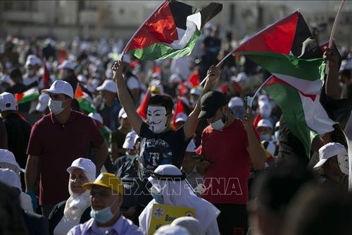 Hàng nghìn người dân Palestine tuần hành phản đối kế hoạch hòa bình của Mỹ