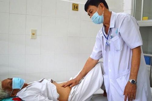 Điều trị tăng sinh tuyến tiền liệt không cần phẫu thuật cho bệnh nhân 81 tuổi