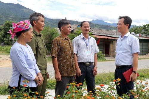 Xây dựng Văn Bàn thành huyện phát triển khá của tỉnh