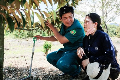 Đó chính là sự gắn bó máu thịt giữa Đảng với Nhân dân