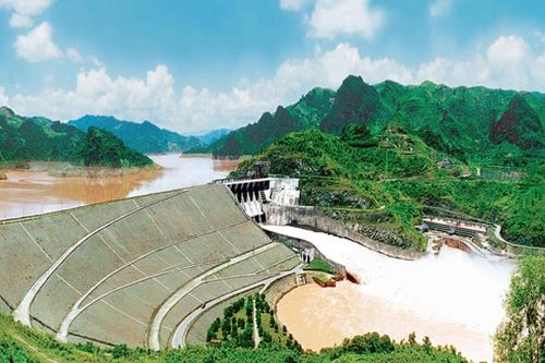 Ký cam kết tài chính trị giá 100 triệu EUR cho dự án Nhà máy Thủy điện Hòa Bình mở rộng