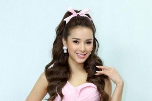 Phương Trinh Jolie trẻ trung với sắc hồng