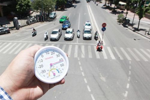 Nắng nóng 42 độ C thiêu đốt Bắc và Trung Bộ đến khi nào?