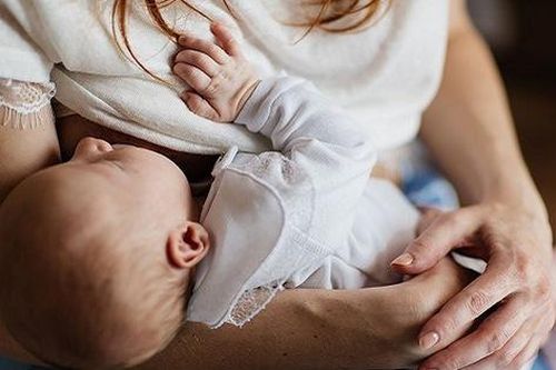 Những thực phẩm dễ gây mất sữa, mẹ nên tránh khi đang cho con bú
