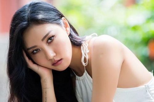 Hwasa (Mamamoo) bất ngờ bị chấn thương, màn comeback solo có thể phải hoãn lại