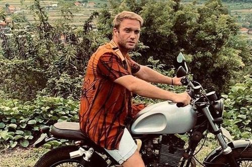 Chris Fountain bị kẹt ở Bali 4 tháng do dịch bệnh