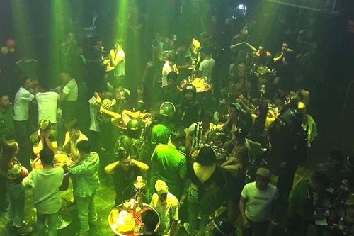 27 người phê ma túy trong quán bar