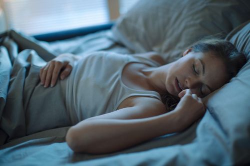 Thói quen tai hại vào ban đêm khiến làn da trở nên xấu xí