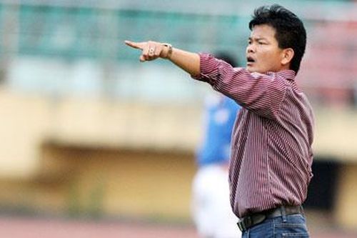 Nam Định dùng chiêu 'đảo người' cầu may