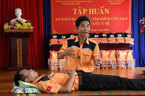 Tập huấn an toàn hàng hải cho ngư dân Lý Sơn