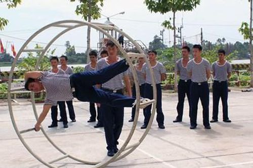 Rèn luyện thể lực độc đáo ở 'Chín sáu hai'