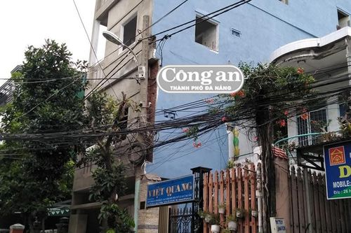 Biến trụ điện thành... trụ cổng