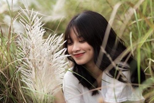 Vẻ đẹp tỏa sáng của nữ sinh đến từ miền đất đỏ bazan