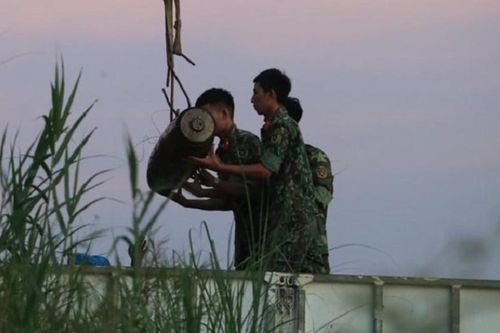 Bất ngờ nguồn gốc, sức mạnh bom 'khủng' vừa trục vớt ở cầu Long Biên