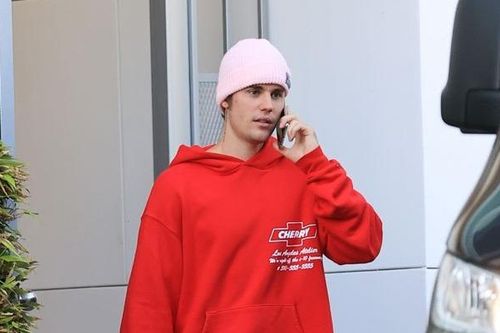 Justin Bieber lộ vẻ mệt mỏi sau khi bị tố tấn công tình dục 2 cô gái