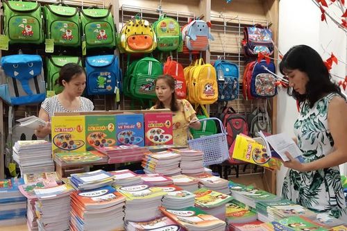 Trường rất tự chủ chọn SGK dù chuyên viên sở giáo dục có nhận thù lao của nhà xuất bản