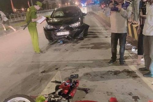 Công an vào cuộc vụ ô tô đâm xe máy khiến 3 người nguy kịch