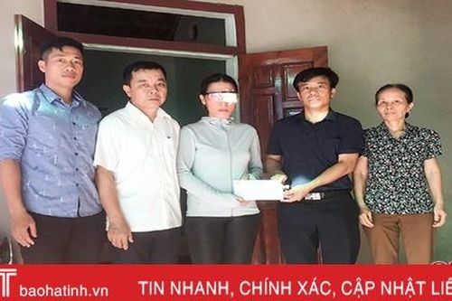Gần 13 triệu đồng giúp phụ nữ đơn thân nuôi 2 con nhỏ 'cứu' con mắt còn lại