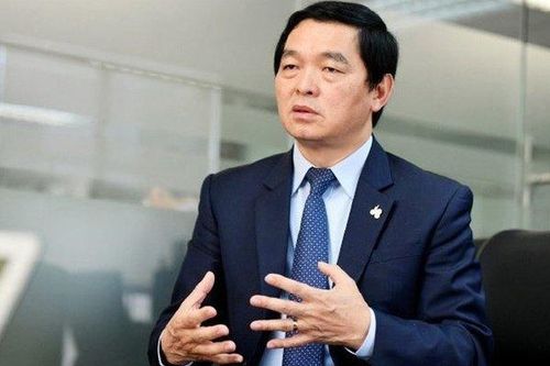 Thiếu gia 9X tham gia HĐQT, Chủ tịch Hòa Bình trải lòng khó khăn năm 2020