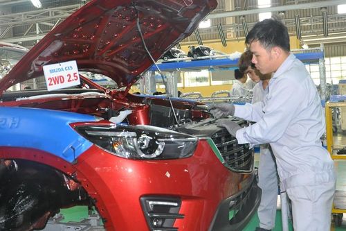 Ngành ôtô trong nước: Làm gì để giảm giá bán?