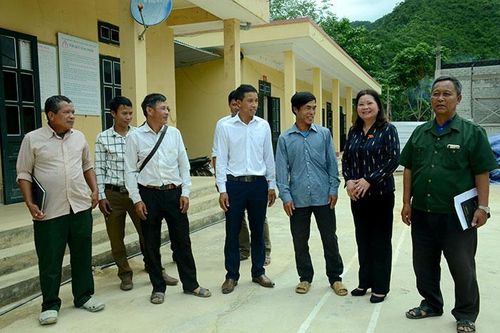 Đại biểu Quốc hội Trần Thị Dung tiếp xúc cử tri xã Mường Lói