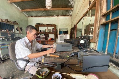 Nghề sửa chữa điện tử: 'Vang bóng một thời'