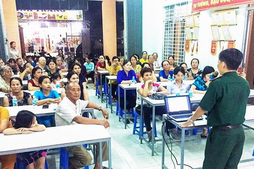 Đồn Biên phòng Cam Ranh: Tuyên truyền pháp luật tại phường Cam Lợi, Cam Linh