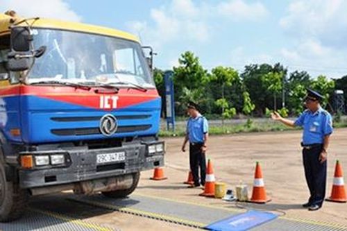 Siết chặt kiểm soát tải trọng xe trên toàn quốc