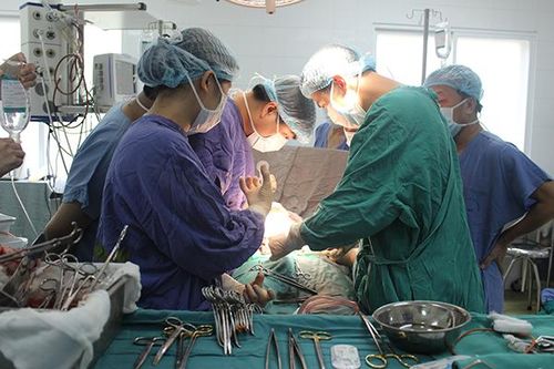 Cấp cứu kịp thời bệnh nhân chửa ngoài tử cung vỡ qua cơn nguy kịch