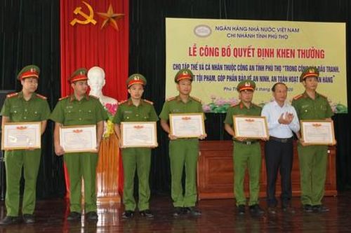 Mua bán thông tin tài khoản ngân hàng, chiếm đoạt 3,1 tỷ đồng