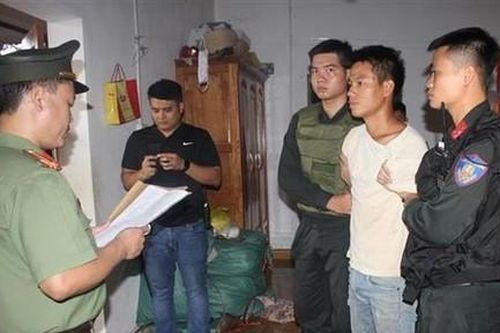 Bắt 2 đối tượng tàng trữ, tuyên truyền tài liệu chống Nhà nước