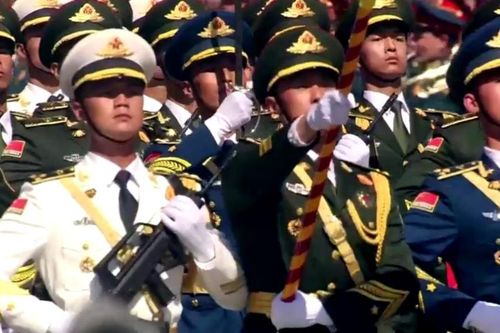 Quân đội Trung Quốc tham gia lễ duyệt binh tại Quảng trường Đỏ ra sao?