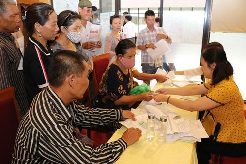 Gỡ vướng để đưa gói an sinh xã hội đến với người lao động