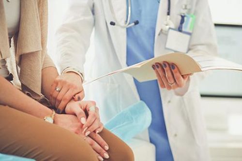 Bác sĩ chỉ rõ một nguyên nhân gây vô sinh rất thường gặp ở phụ nữ, nhiều người đang mắc mà không hay biết