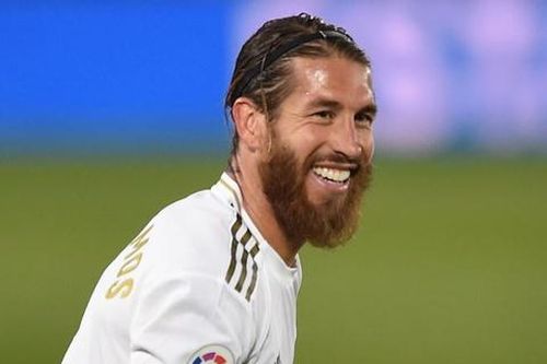 Ramos đá phạt đẳng cấp đưa Real trở lại ngôi đầu