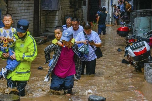 Lũ lụt chết người khiến 8,5 triệu dân điêu đứng ở Trung Quốc