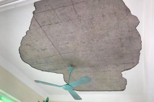 Vữa trần nhà rơi trúng 5 trẻ mầm non