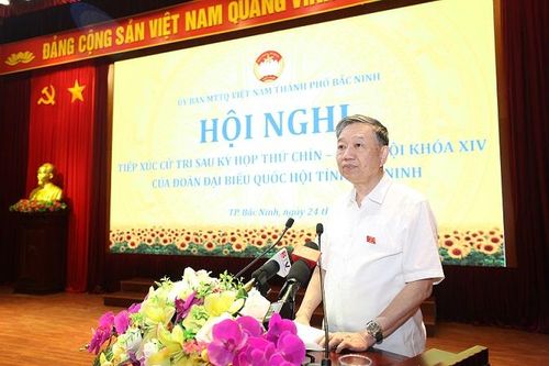 Bộ trưởng Bộ Công an tiếp xúc cử tri thành phố Bắc Ninh