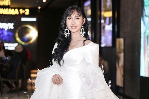 Lynk Lee tự tin mặc đồ 'đụng hàng' nhiều mỹ nhân Việt