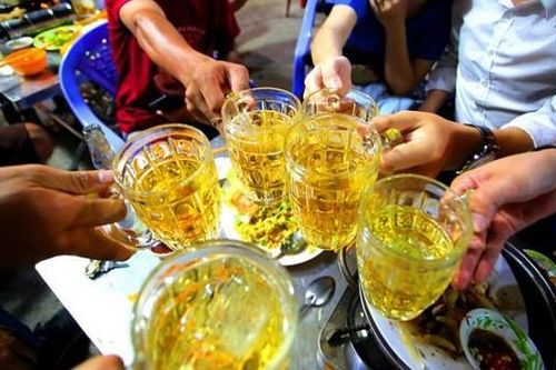 Bộ Y tế yêu cầu đưa quy định cấm uống rượu, bia tại nơi làm việc vào nội quy, quy chế của cơ quan, đơn vị