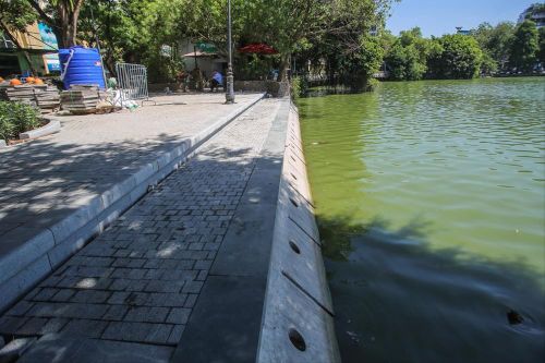 Kè hồ Hoàn Kiếm: Bảo tồn phải đi kèm chỉnh trang