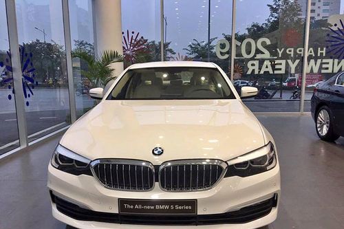 Cuối tháng 6, thêm xe sang giảm giá gần 400 triệu đồng