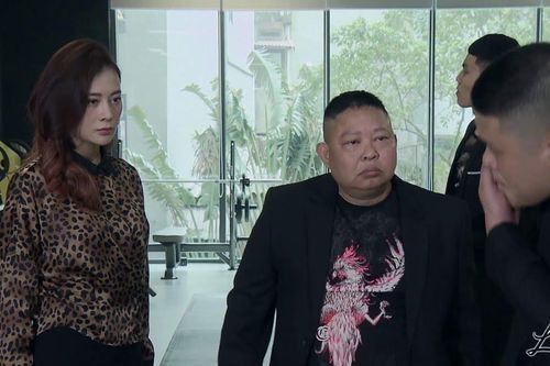 'Lựa chọn số phận' tập 7, Trang một mình đối đầu nhóm xã hội đen
